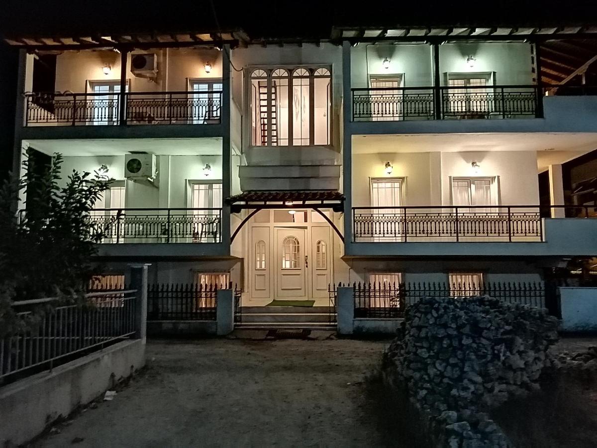 Villa Alexandra 이에리소스 외부 사진