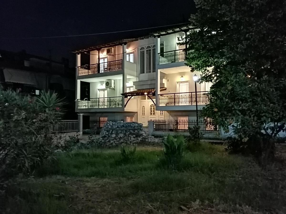 Villa Alexandra 이에리소스 외부 사진